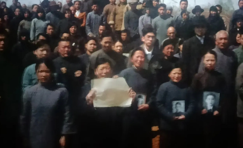 我吹爆啊！暑期档电影最值得看的就是《南京照相馆》，什么聊斋，什么戏台，什么超人，