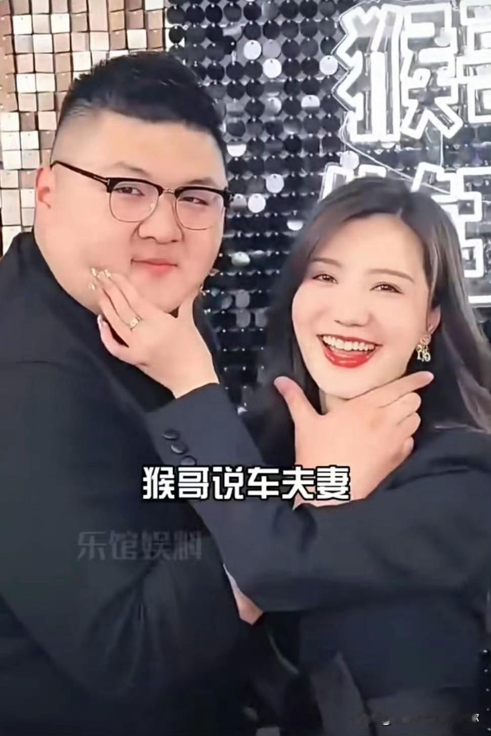 年入千万的网红夫妻离婚时却只吃一碗面知名车评人猴哥说车官宣离婚了。没有财