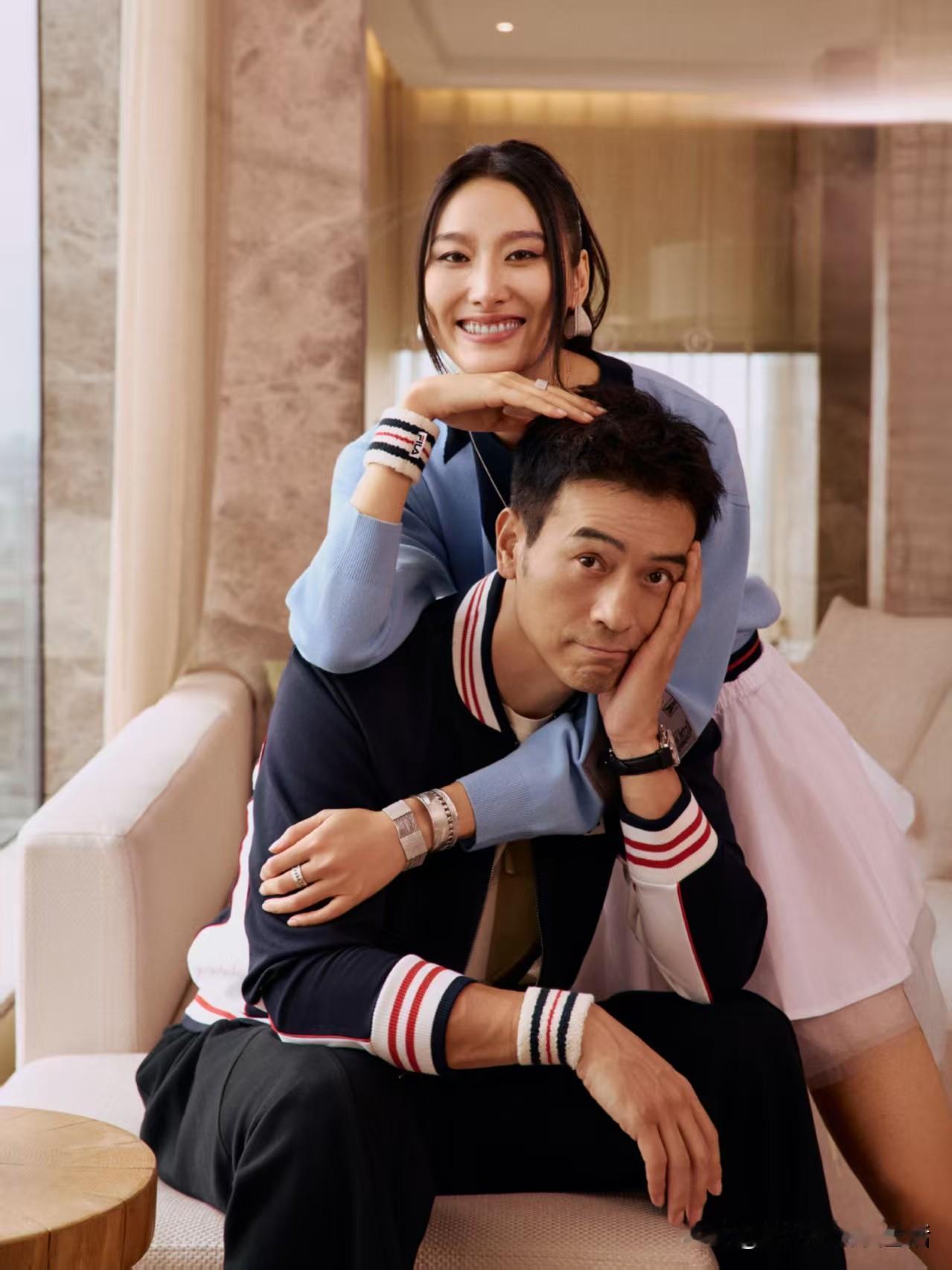 王思晴&纪焕博，节目里吵闹，生活里幸福！经常看见王思晴与纪焕博的时尚美图，不