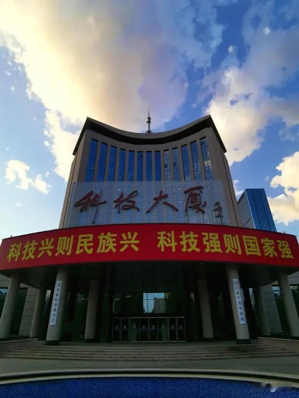 中国成为下一个科技大国，那是未来可期啊！俄罗斯版《福布斯》杂志都报道了，中国作为