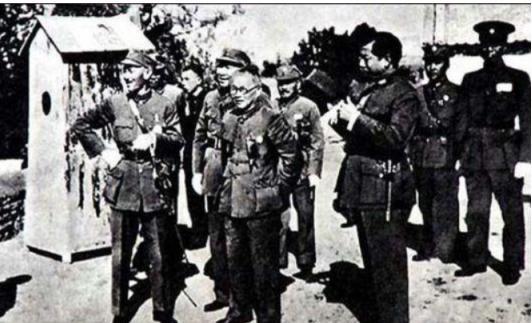 1936年，宋美龄跟蒋鼎文到达西安之后，张学良前去接机，刚见面，张学良便跟蒋鼎文