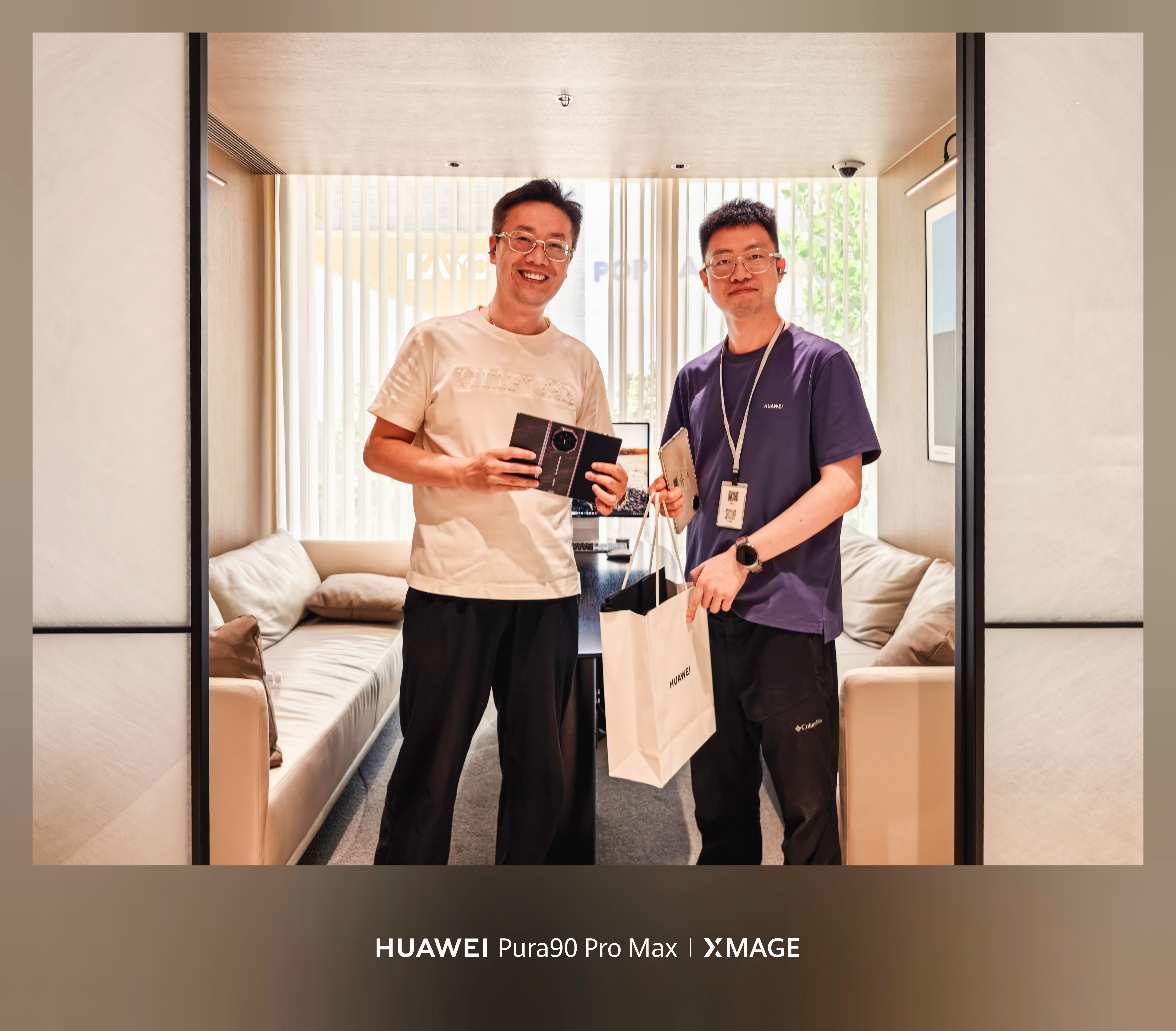 昨天华为MateXT2正式首销，我也分别来到上海南京东路和前滩太古里的华为旗舰店，记录了一组首销现场