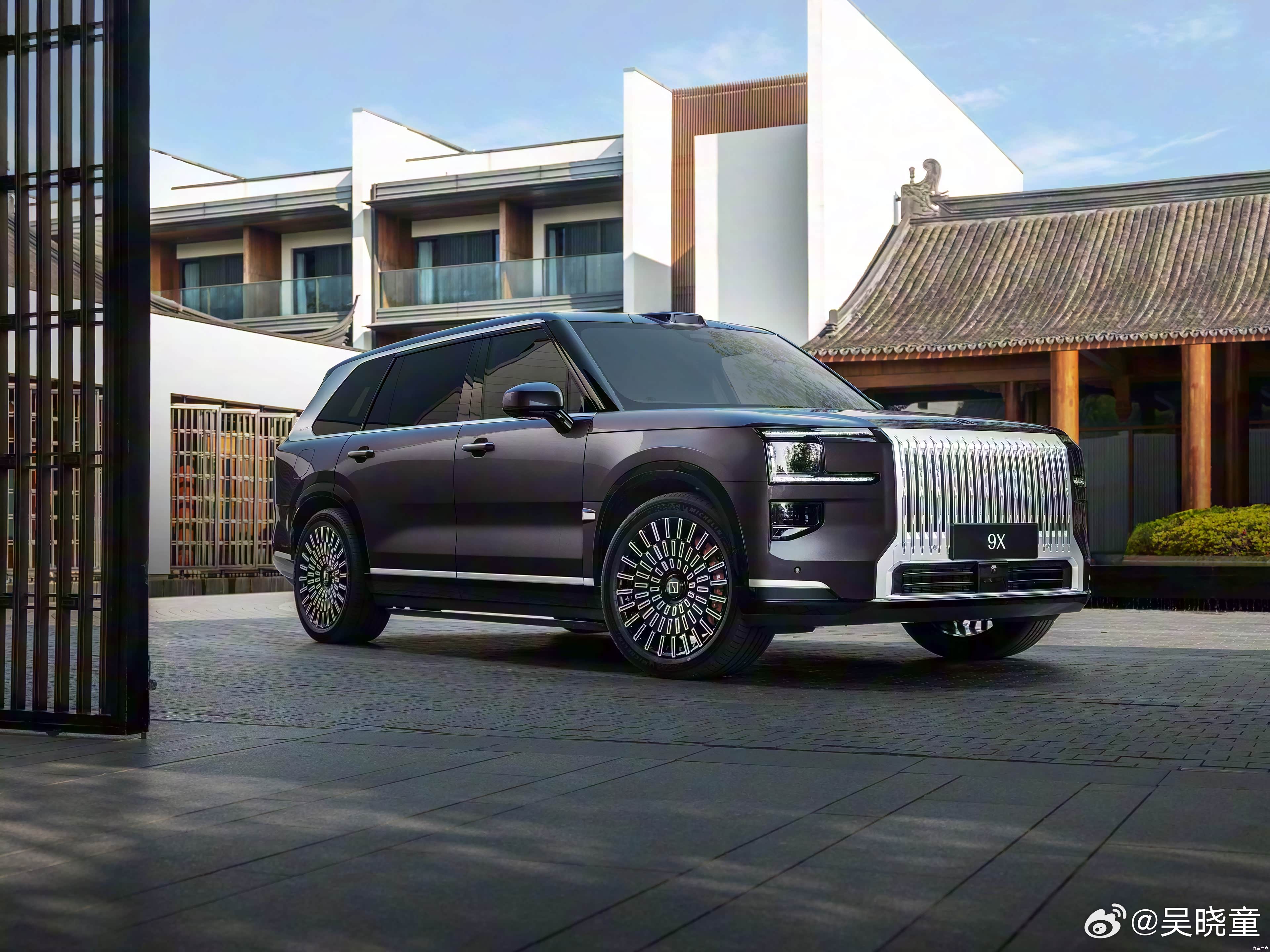 国产豪华车在江浙沪保有量是真的高，不信？看看婚礼现场就知道了~以前婚礼现场都停着