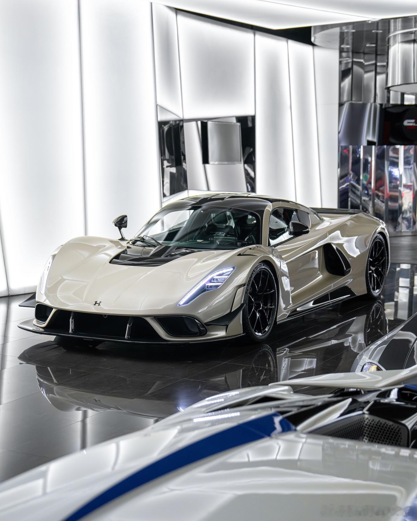 Hennessey·venomF5进化版这款超级跑车证明了改良能够将性能提升