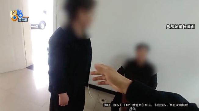 “我要回老家喝喜酒！”浙江宁波奉化，一位98岁高龄的老大爷，在车流穿梭的马路上转