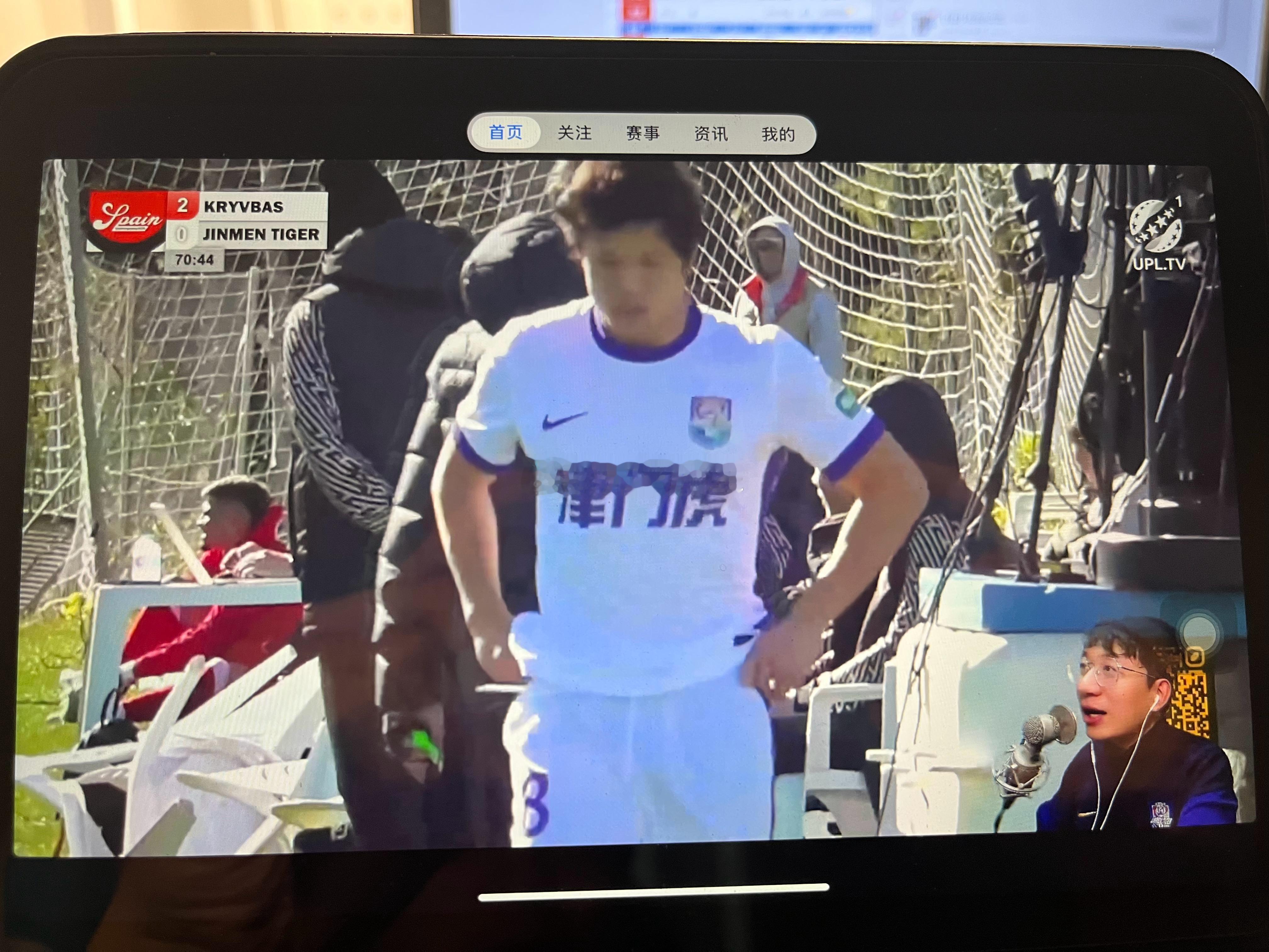 这个小孩热身赛踢飞了一个单刀，但还是不知道叫啥天津津门虎北京