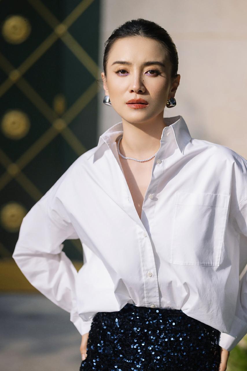 当别的女星在综艺里刷脸时宋佳在零下几十度的雪地里冻出胃病当别人用替身拍打戏时