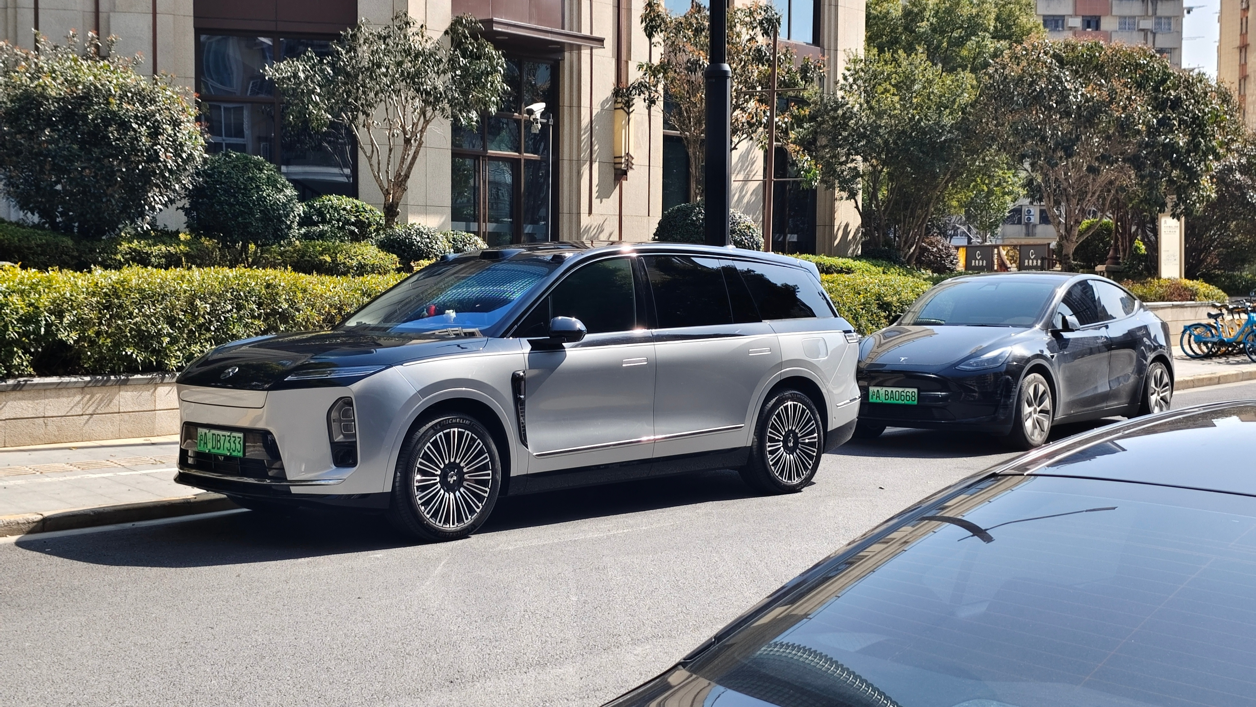 恭喜蔚来！2025年Q4汽车毛利率18.1%，总毛利率17.5%，账上