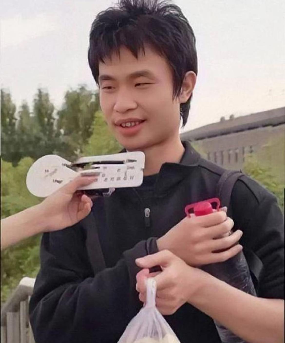 我觉得，韦神这辈子大概率不会结婚了，不是因为牙齿都快掉完了，也不是因为腼腆，而