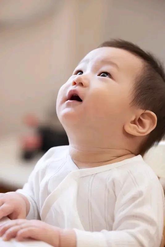 现在的孩子太难了，特别是2016年和2017年出生的小孩，刚好碰到开放二胎，婴儿
