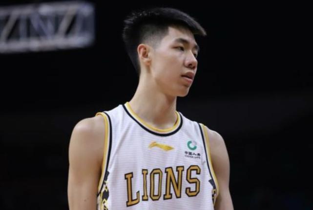 中国男篮什么时候换掉朱俊龙的首发，中国男篮的上限就打开了！朱俊龙很卖力的一个小