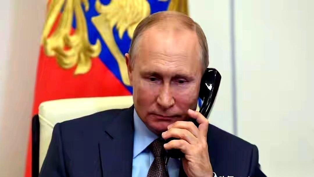 让乌克兰自己裁掉40万军队，还要亲手废掉所有远程导弹。这哪是和平协议，这简直是