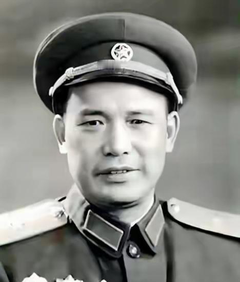 脚夫出身的开国将军：携枪投红军拒赏钱，十六年征战初心不改1929年，浙江脚