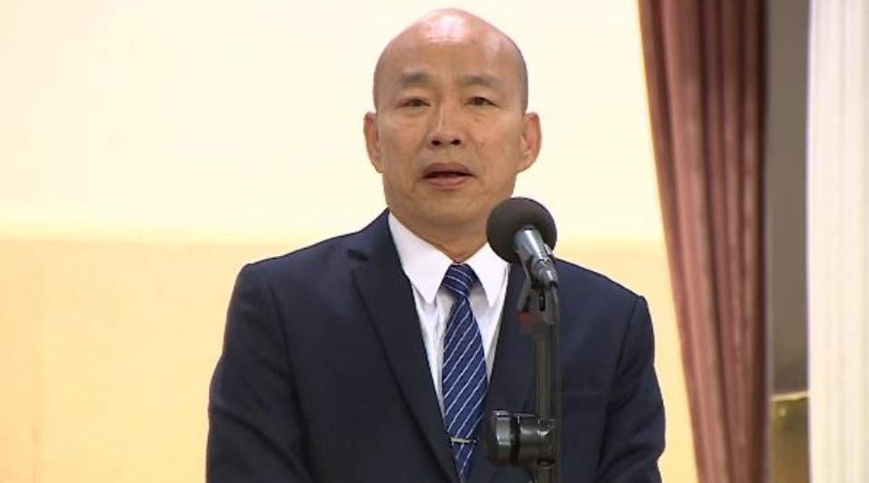 现在韩国瑜要是力挺郑丽文,绝对力压卢秀燕,会成为新的太阳,卢秀燕的太阳可能是黄昏