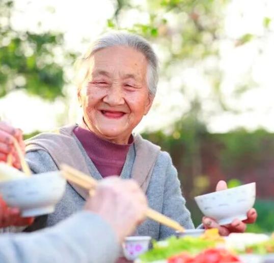 60岁以后，冬天别逞强做这3件事：❶别早起摸黑去锻炼！冬天早上气温最