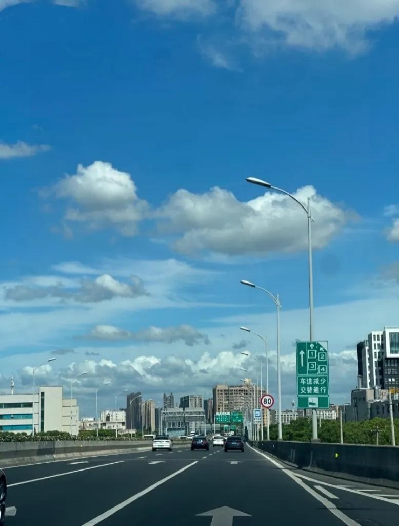 给大家提个醒，明天过后，也就是7月15号，全国各地就正式进入三伏天了，我这里