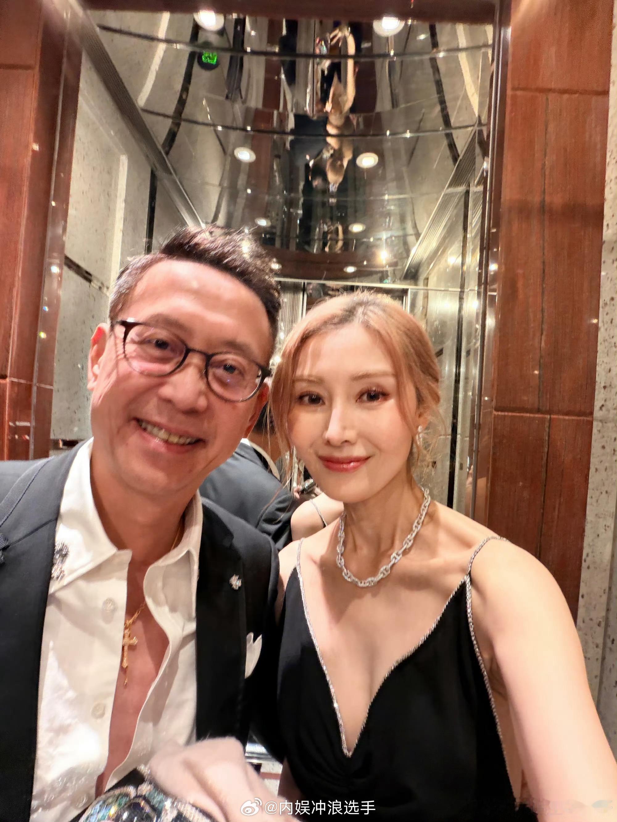 李嘉欣许晋亨出席吴婉芳二儿子婚礼55岁李嘉欣身材状态李嘉欣许晋亨出席吴婉芳二儿