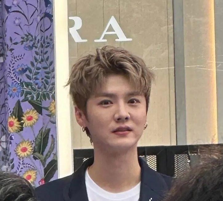 鹿晗这状态真是绝了，随便一个路透都能让人感叹