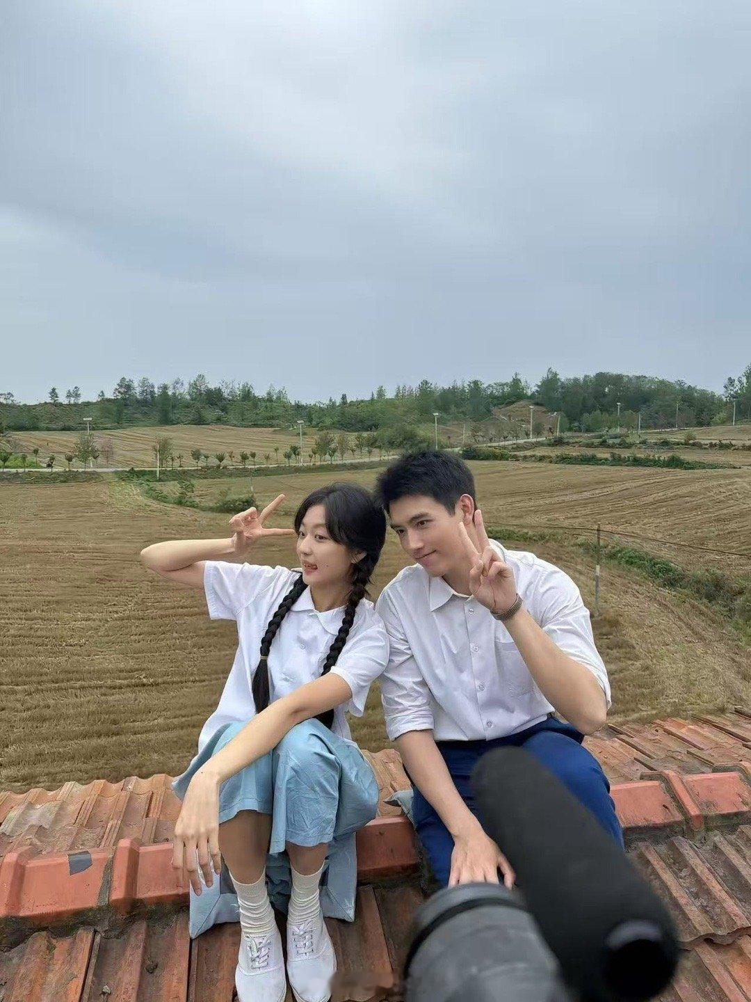 孙千的新剧播的不错，她🫘发了和演员的合照，演员都纷纷评论，氛围真好。