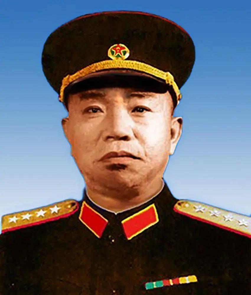 1971年，开国大将王树声到部队看望女儿，不料被警卫兵拦下：“请您排队等候，领表