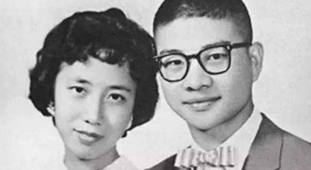 1957年，倪匡伪造多种公章、证件、介绍信，由内蒙古畏罪潜逃至广州，七月间偷渡至