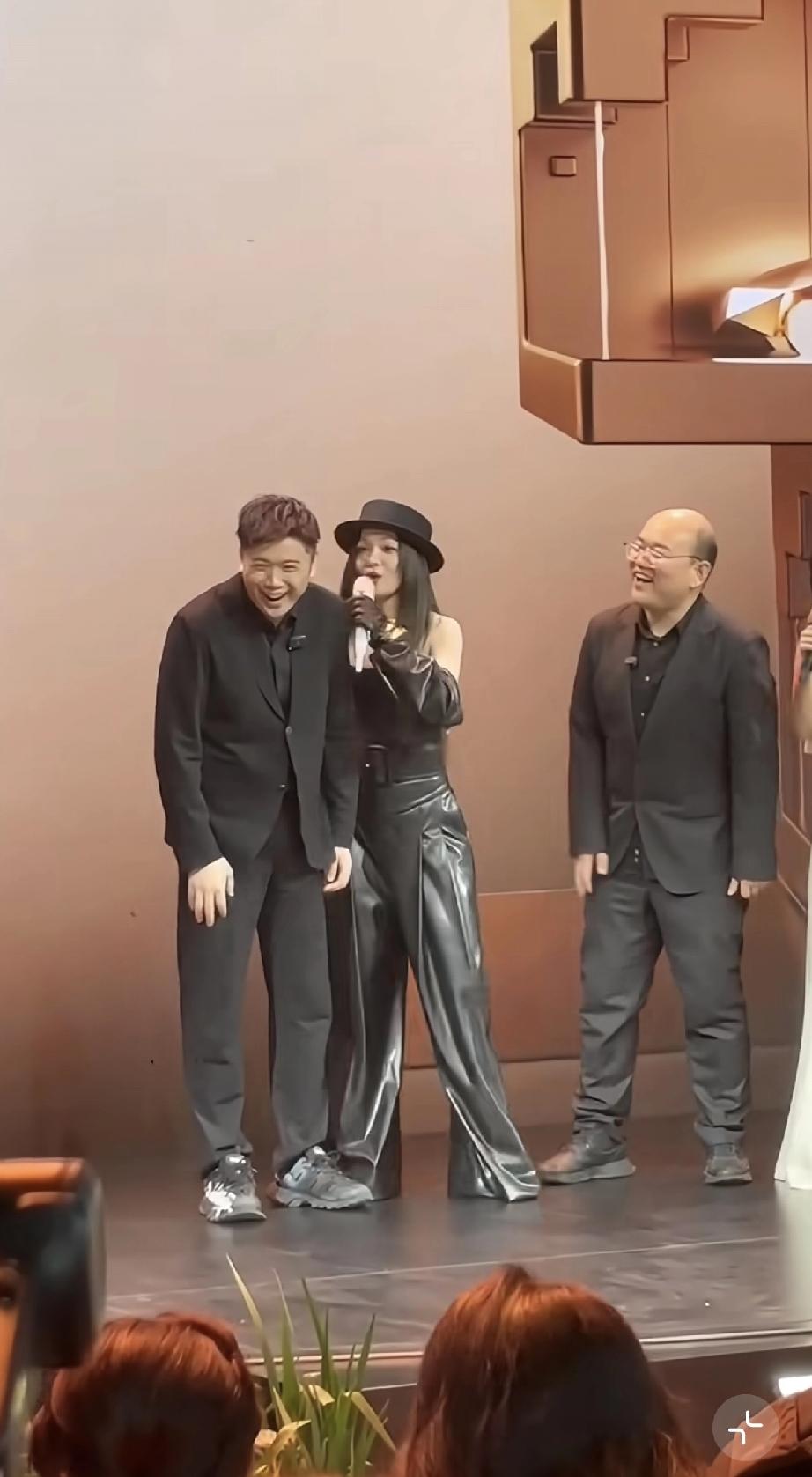 张韶涵闹笑话了，受邀在追觅展会现场演出，却不认识追觅老总俞浩。3月12日，上