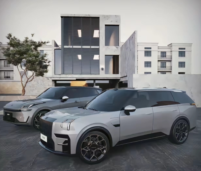 第一眼感觉，这是领克的车？领克你在干什么啊，怎么设计出...家族设计不延误了？丢