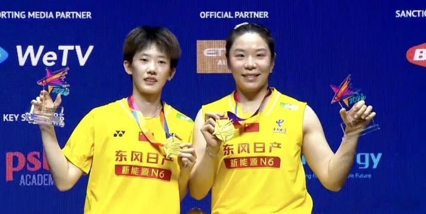 新加坡羽毛球公开赛三项决赛收官！国羽女双复仇夺冠，安洗莹连斩中日名将绝杀登顶20