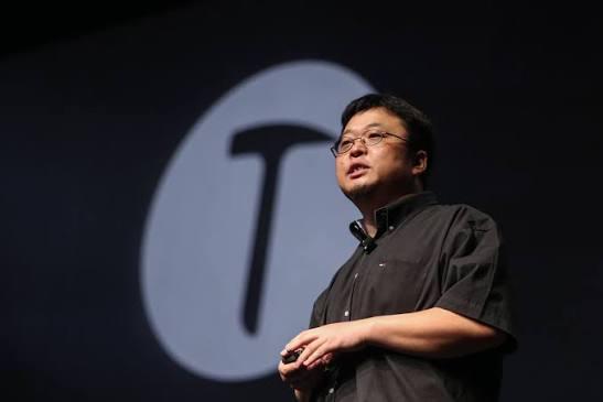 罗永浩这次是真的被电视气到了。事情起因很简单，他想给家里的老人换一台新电视