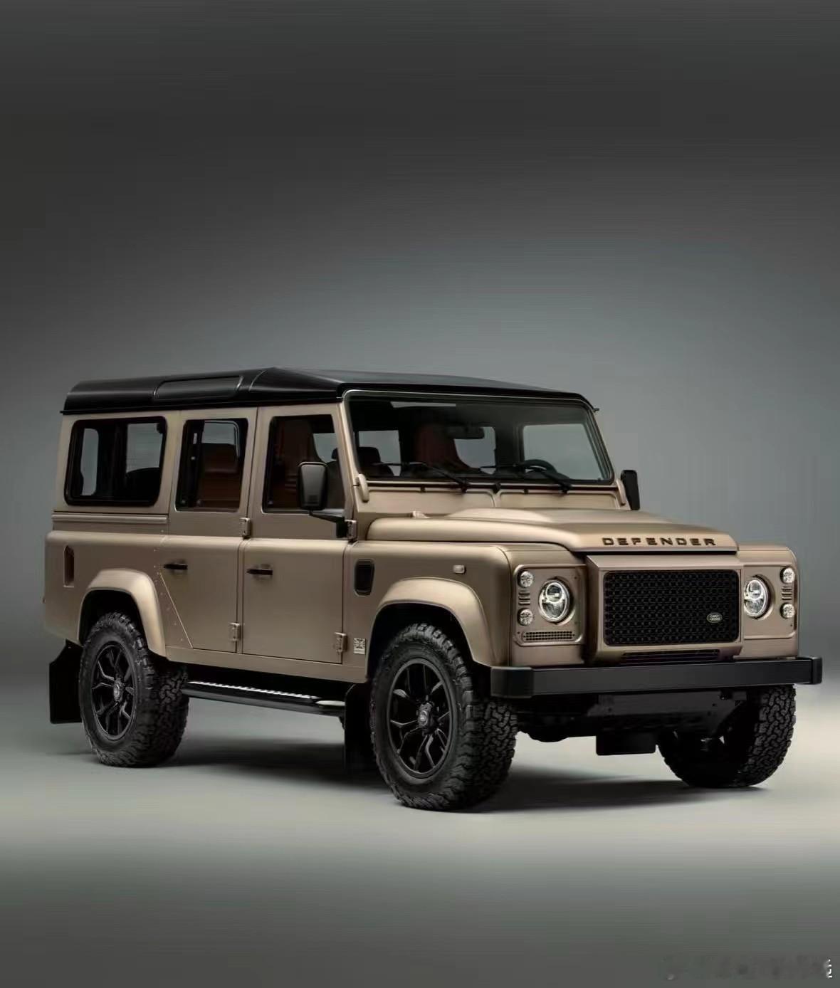 我最想买的路虎出现了!路虎新出的老卫士壳子装新V8发动机底盘内饰都在保留复古设计