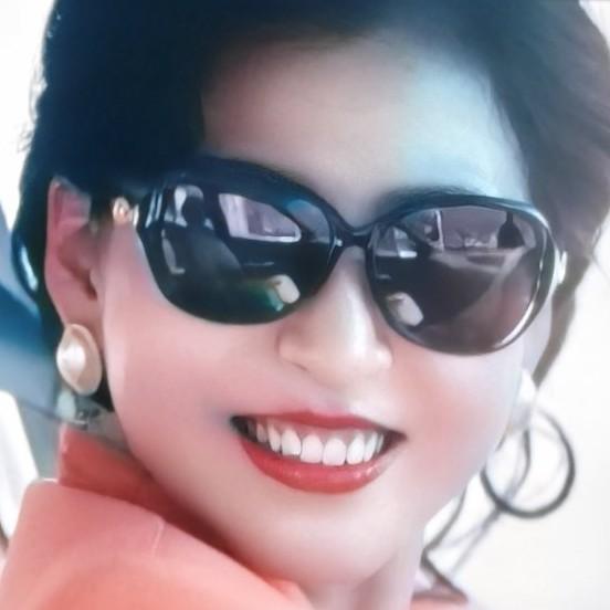央视热播剧《主角》里忆秦娥为给孩子看病东奔西走，刘红兵省吃俭用。他们离婚后，为了