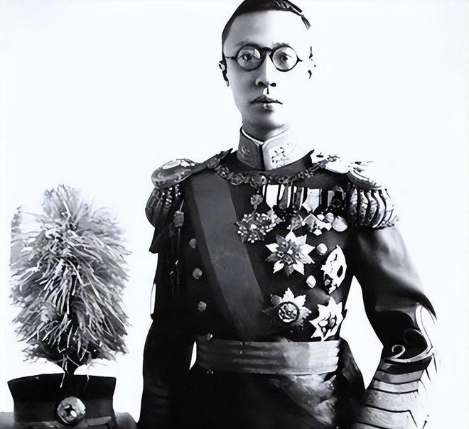 溥仪的伪政权，为什么国号叫满洲国，不直接沿用大清？1932年3月9日，长春。