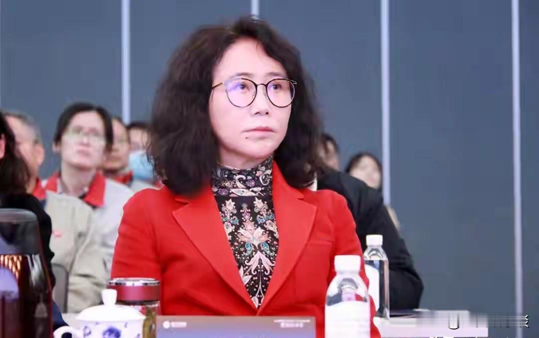 周董事长道歉时多说了“同时”两个字，整个公关就垮了，前面的努力也基本白费了。9