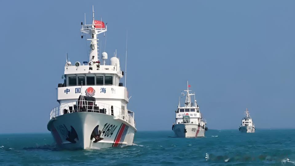 台湾三艘船围堵大陆一艘海警船，围了34小时。你真以为这是一场势均力敌的海上对峙？