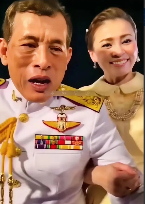在如此炎热的天气下，泰王依然坚守职责、履职尽责，泰国民众对他给予佩通坦的支持和鼓