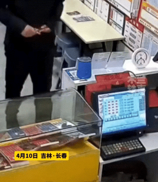 泪目了！吉林长春，一退役男子特意前来探望20未见的老战友班长，殊不知这场一别20