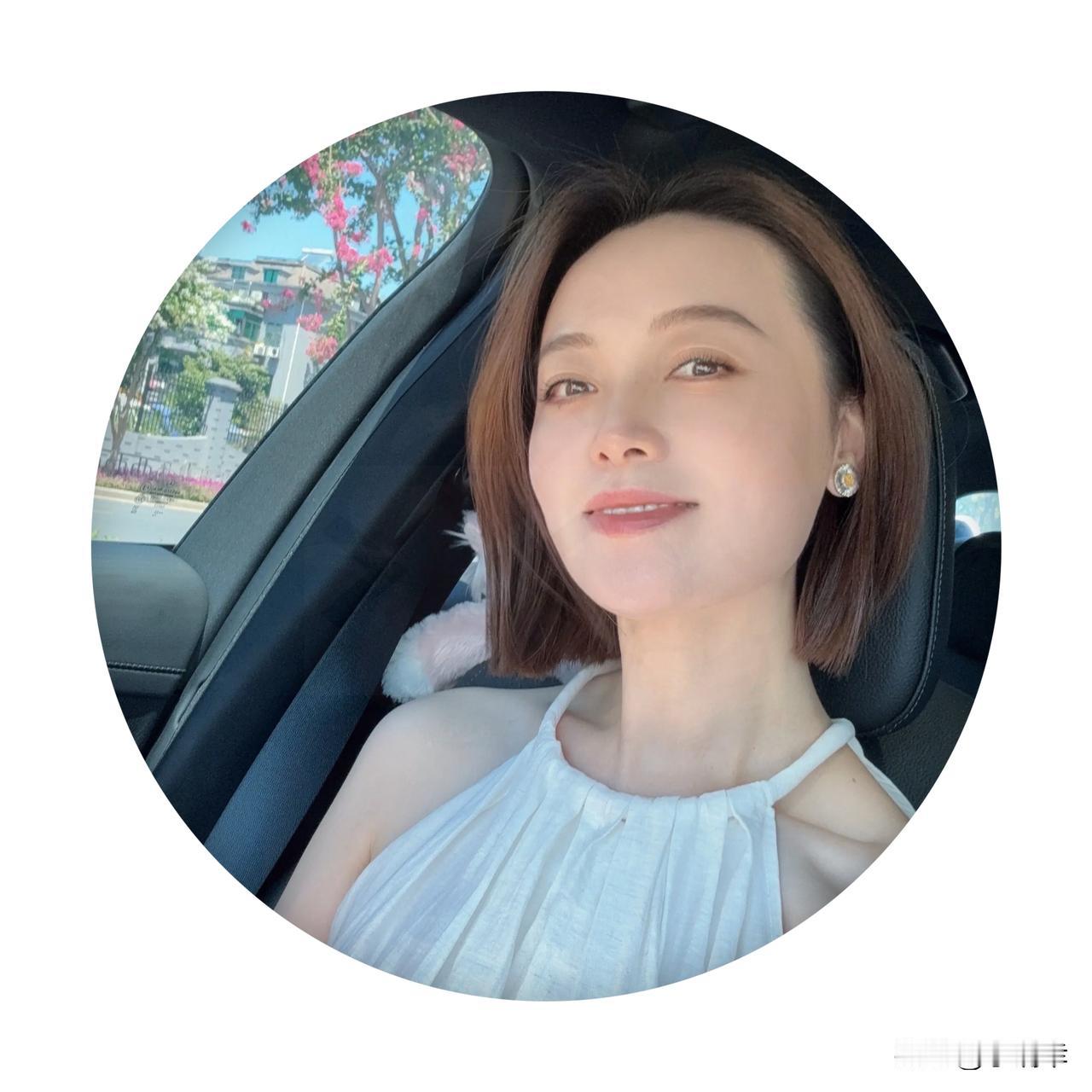 活到四十才猛然醒悟，中年人的世界里，纯粹的朋友早就成了奢侈品。没权没势