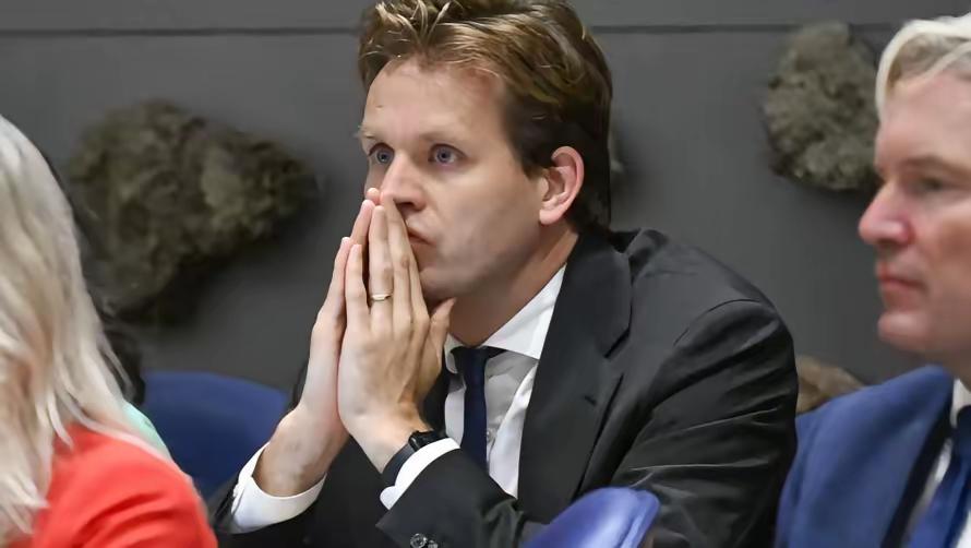 就在刚刚中方终于出手了，12月17日，中方正式发布最终裁定：从即日起，