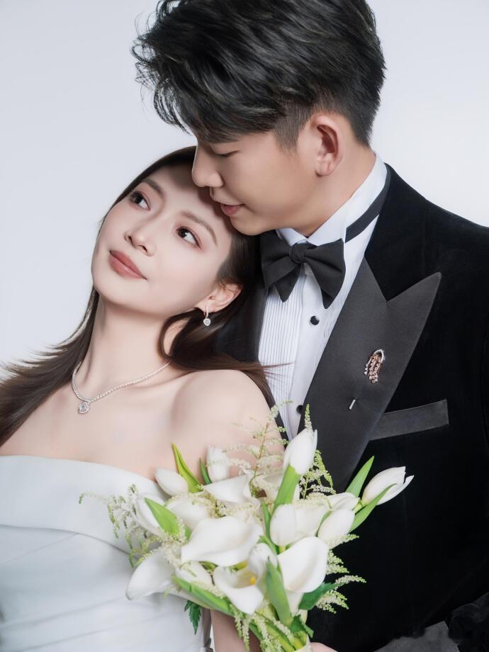 刚刚结束的全运会上，黄雅琼夺得混双金牌🥇与女团冠军，刘雨辰也斩获男双铜牌。赛后