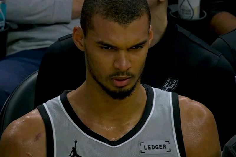 勇士被马刺逆转！透露三大铁的事实：第一：实力差距悬殊太大了，文班亚马狂飙26