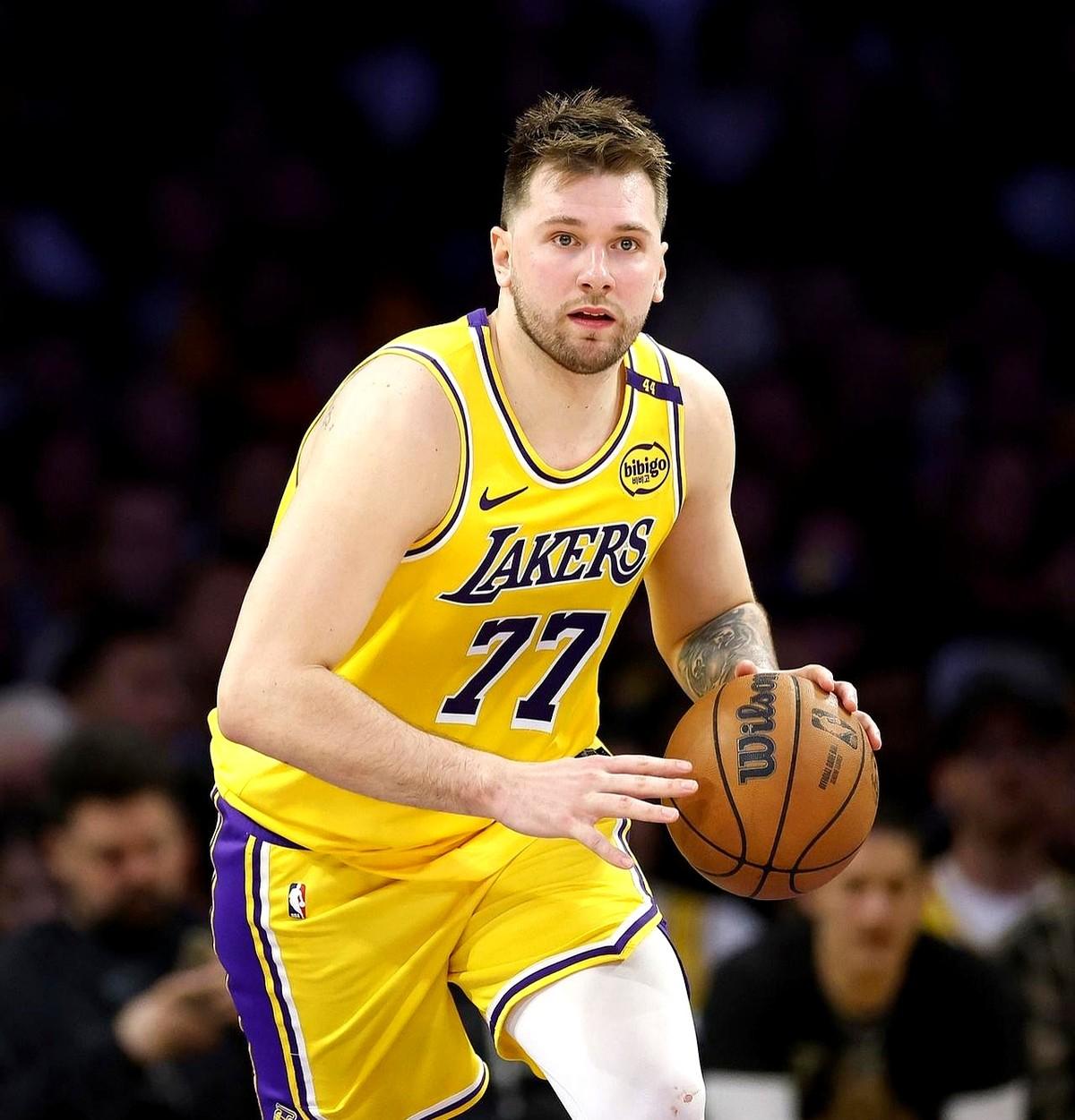 看看赛季至今各项数据王，东契奇得分太离谱了！他就那么轻描淡写地每晚扔下35分，