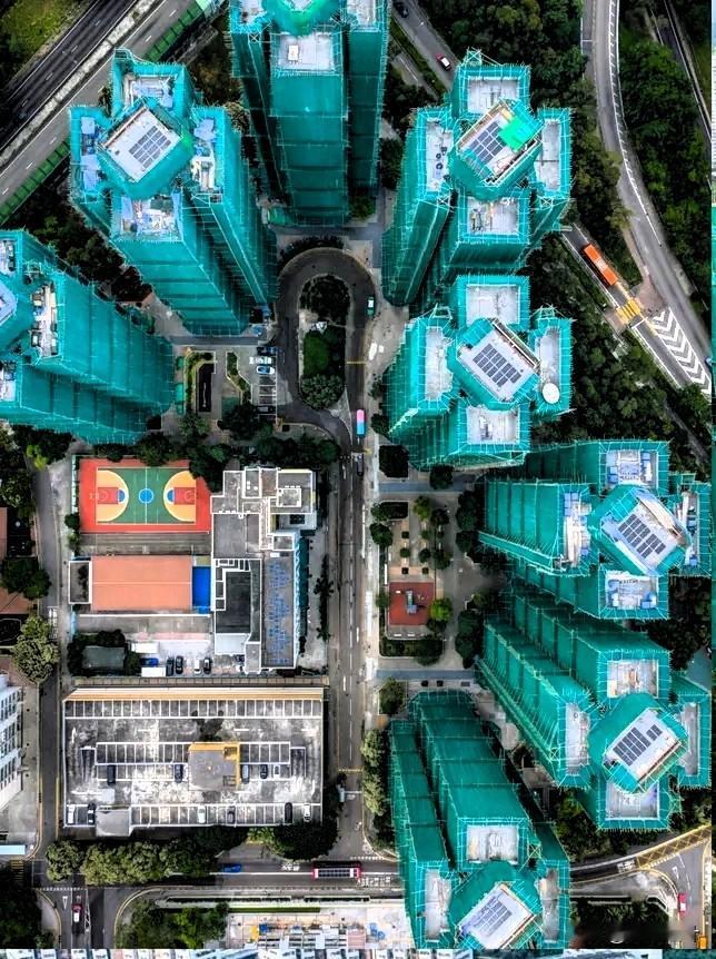 看了宏福苑的原貌，搞建筑的朋友沉默了几分钟，告诉我他们最大的问题不是竹棚，而