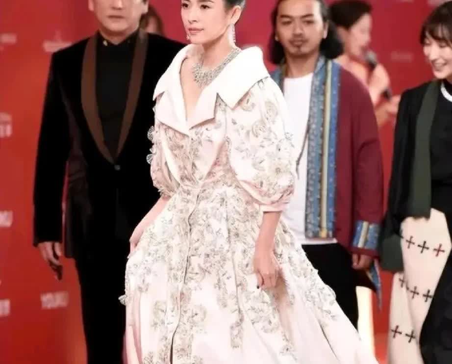 汪峰，这下真得悔青肠子了！谁能想到，章子怡离开汪峰后，直接开启了“大女