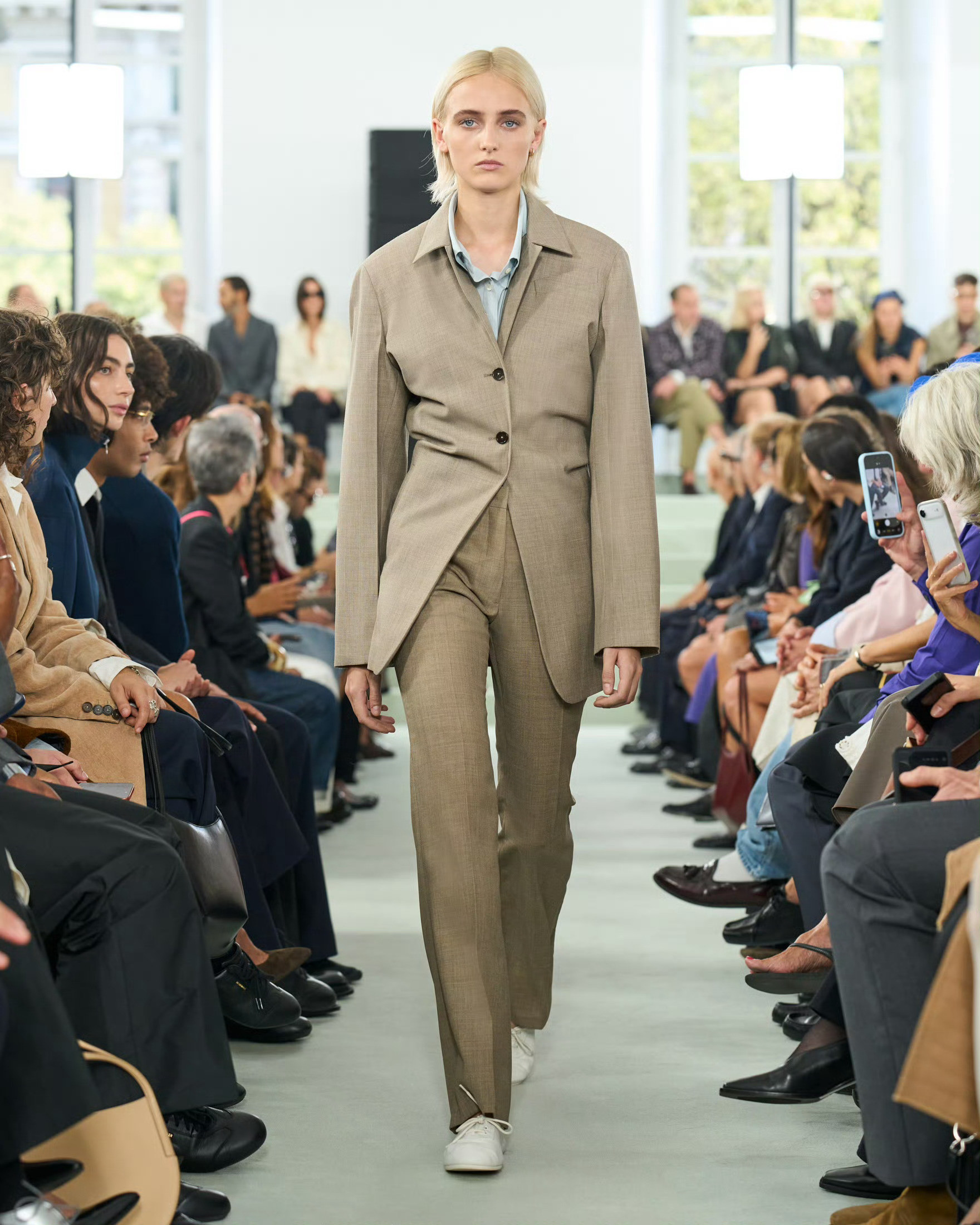 JILSANDER2027春夏系列发布会由创意总监SimoneBello