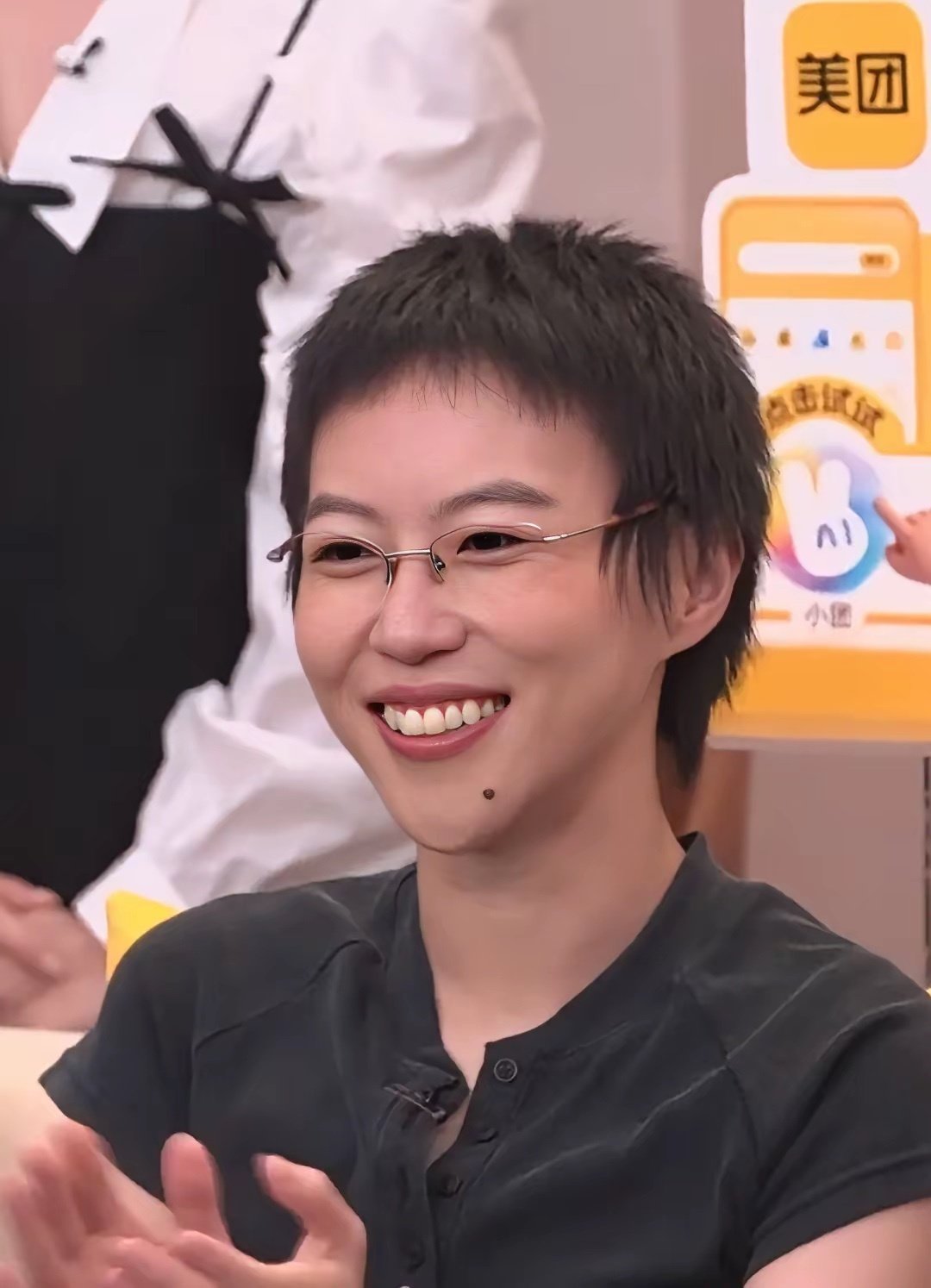 王菲离婚后，经常看着她带着女儿李嫣，很少看到跟窦靖童同框，是不是李嫣分给妈妈王菲的？​