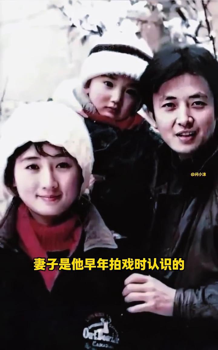 最幸福的一对夫妻，他们年轻时候的合影真养眼，这才是真正的男帅女靓。演员侯长荣英俊