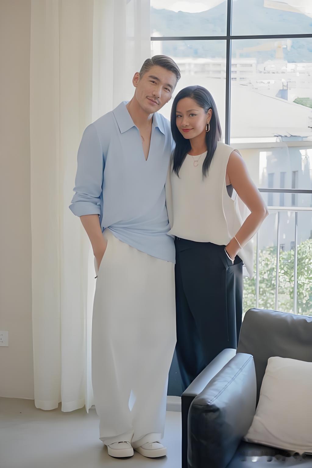 胡兵说，大家都叫我生小孩，但是我现在已经55岁了，如果现在生一个，等到小孩20岁