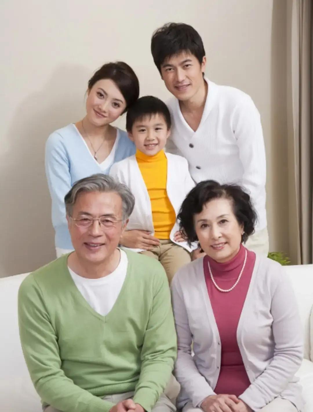 68岁公婆攒了50多万，儿媳晒转账截图说老人平时连水果都只买最便宜的，疫情那几年