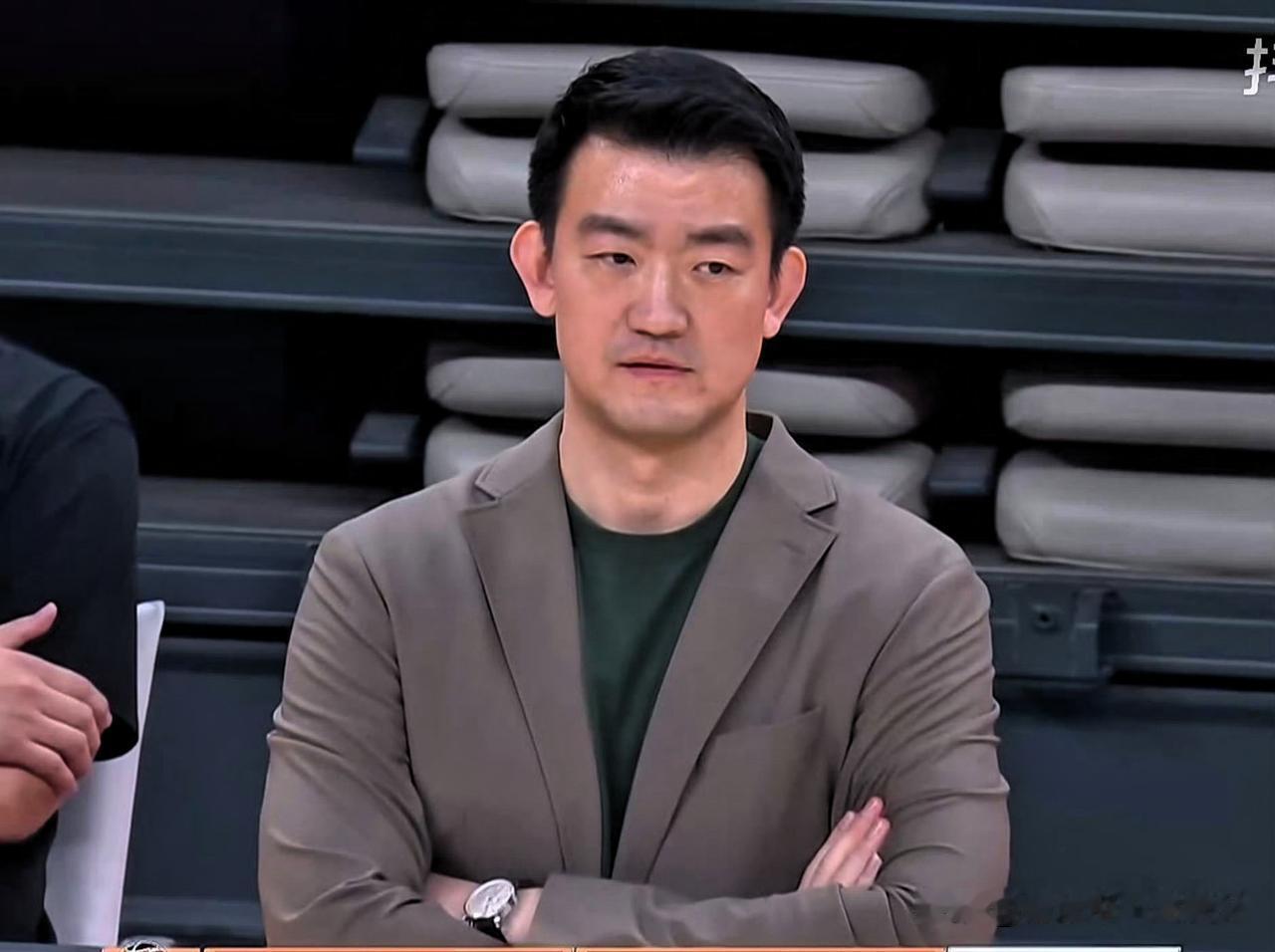 广厦打上海有“五败”，cba新王加冕，上海拿冠军有三个促进作用。【上海五胜广厦
