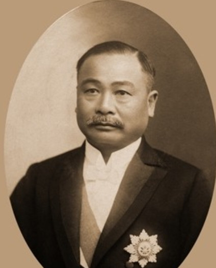1982年，为了将詹天佑遗骨迁葬至青龙桥火车站，铁道部挖开了坟墓，未曾想，棺材内